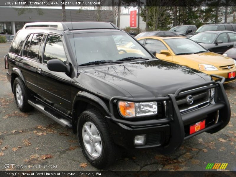 Front 3/4 View of 2002 Pathfinder SE 4x4