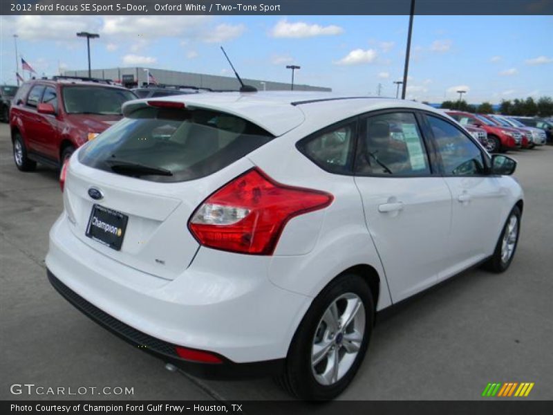 Oxford White / Two-Tone Sport 2012 Ford Focus SE Sport 5-Door
