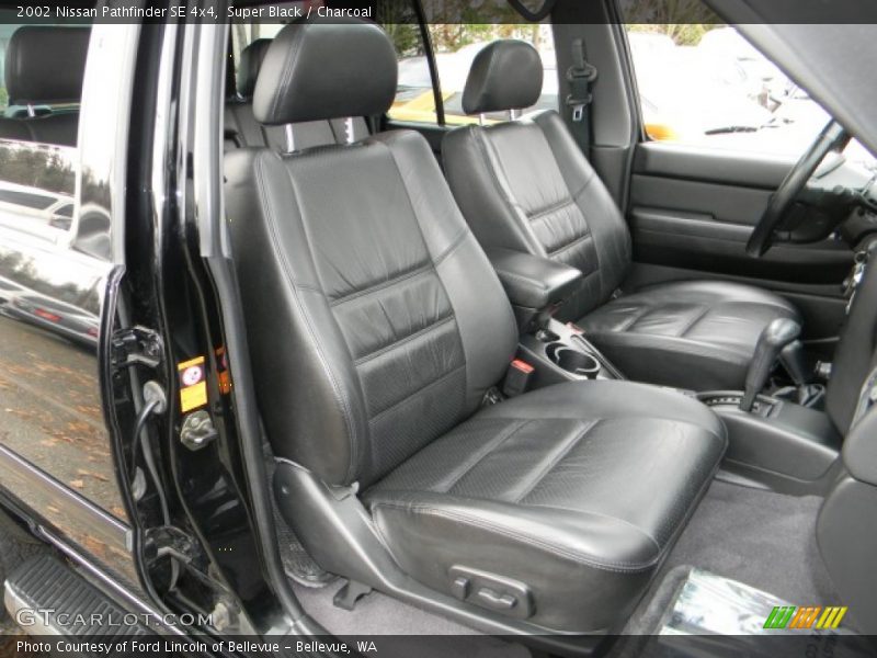  2002 Pathfinder SE 4x4 Charcoal Interior