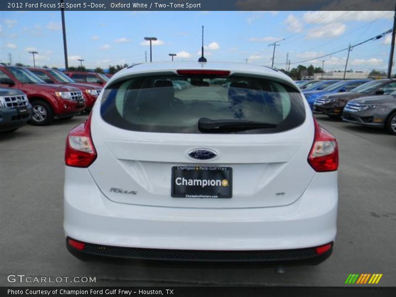 Oxford White / Two-Tone Sport 2012 Ford Focus SE Sport 5-Door