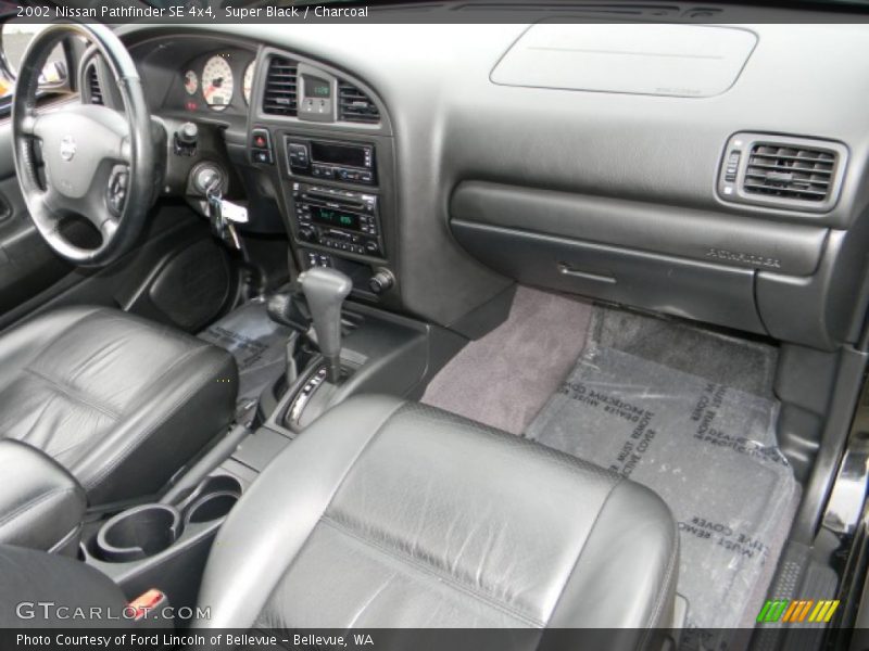Dashboard of 2002 Pathfinder SE 4x4