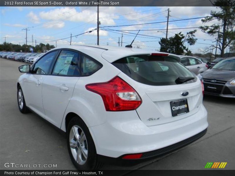 Oxford White / Two-Tone Sport 2012 Ford Focus SE Sport 5-Door