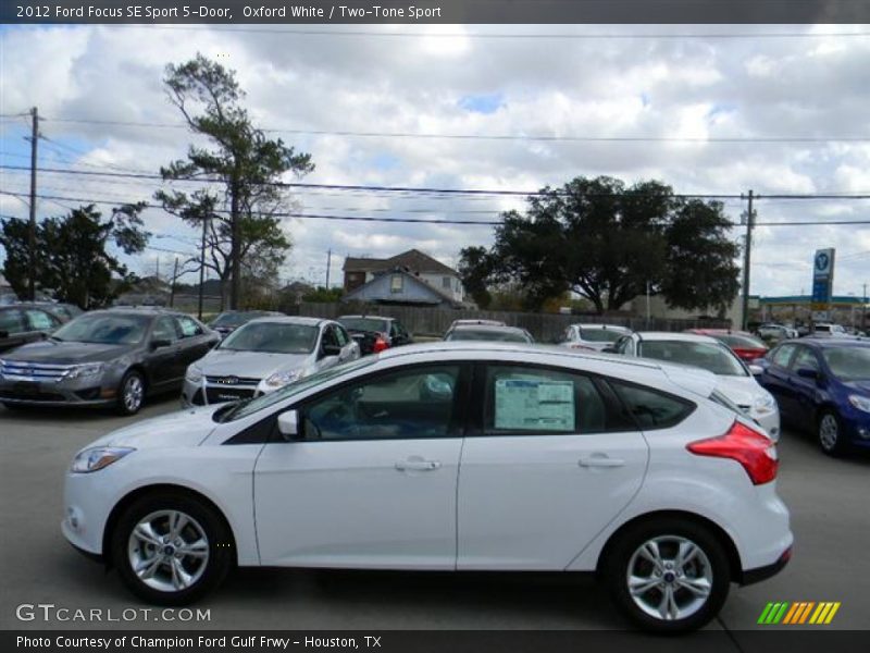 Oxford White / Two-Tone Sport 2012 Ford Focus SE Sport 5-Door