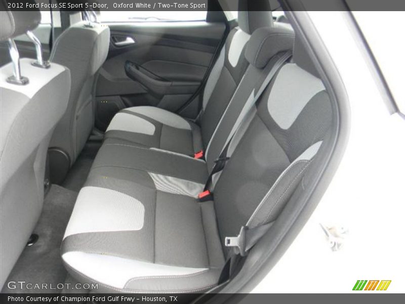 Oxford White / Two-Tone Sport 2012 Ford Focus SE Sport 5-Door