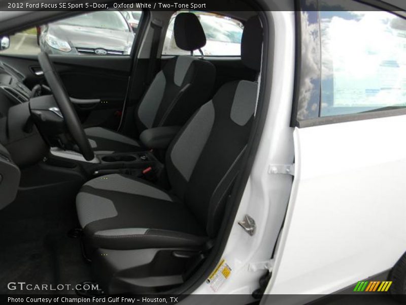 Oxford White / Two-Tone Sport 2012 Ford Focus SE Sport 5-Door