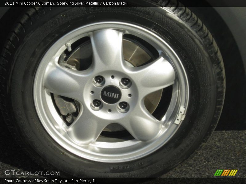 Sparkling Silver Metallic / Carbon Black 2011 Mini Cooper Clubman