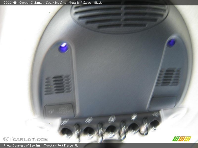 Sparkling Silver Metallic / Carbon Black 2011 Mini Cooper Clubman