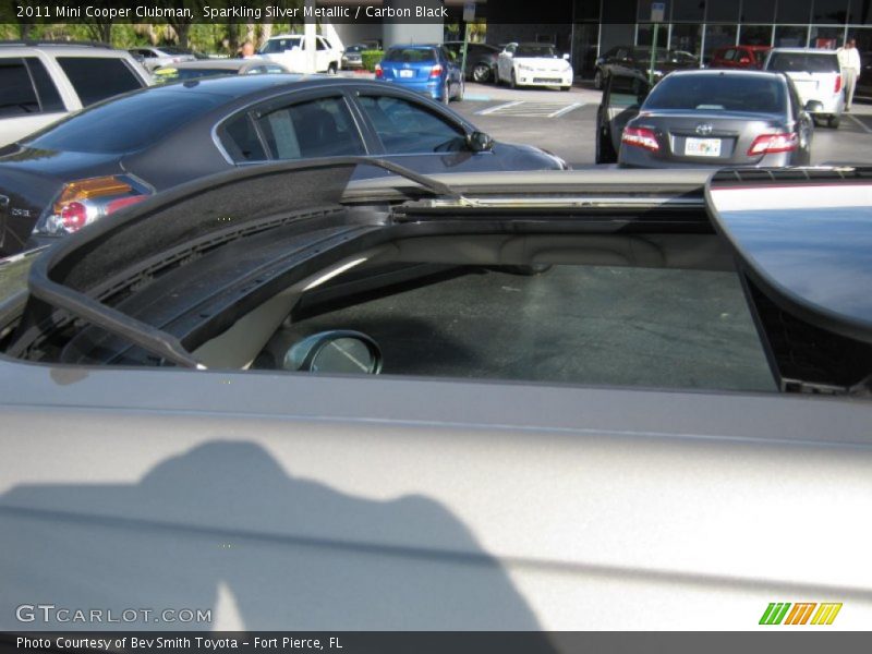 Sparkling Silver Metallic / Carbon Black 2011 Mini Cooper Clubman