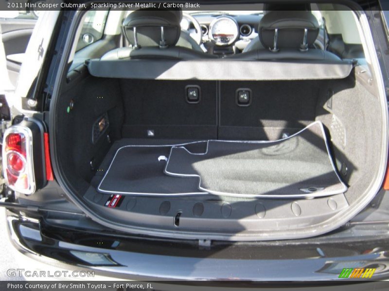Sparkling Silver Metallic / Carbon Black 2011 Mini Cooper Clubman