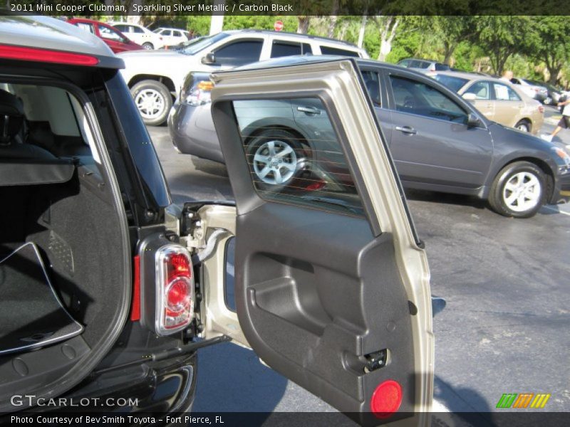 Sparkling Silver Metallic / Carbon Black 2011 Mini Cooper Clubman