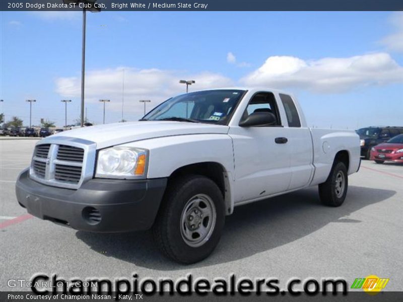 Bright White / Medium Slate Gray 2005 Dodge Dakota ST Club Cab