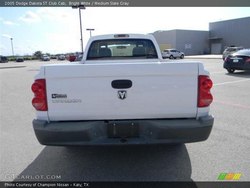 Bright White / Medium Slate Gray 2005 Dodge Dakota ST Club Cab