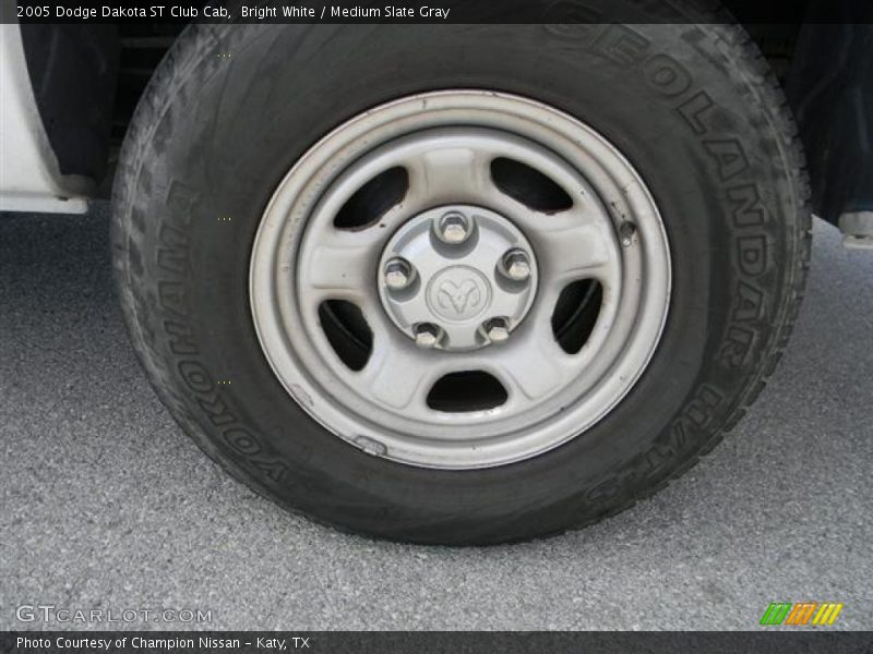 Bright White / Medium Slate Gray 2005 Dodge Dakota ST Club Cab