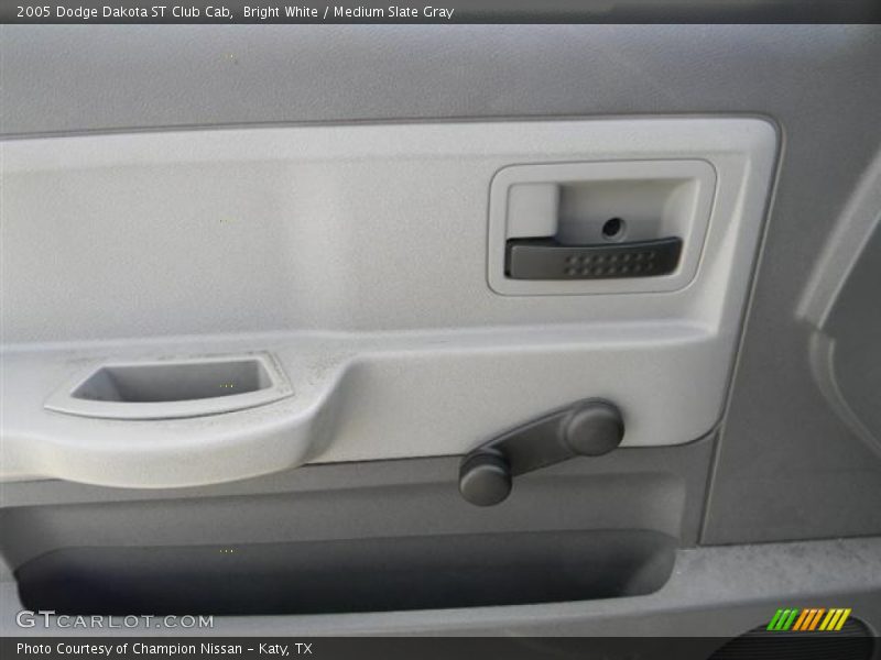 Bright White / Medium Slate Gray 2005 Dodge Dakota ST Club Cab