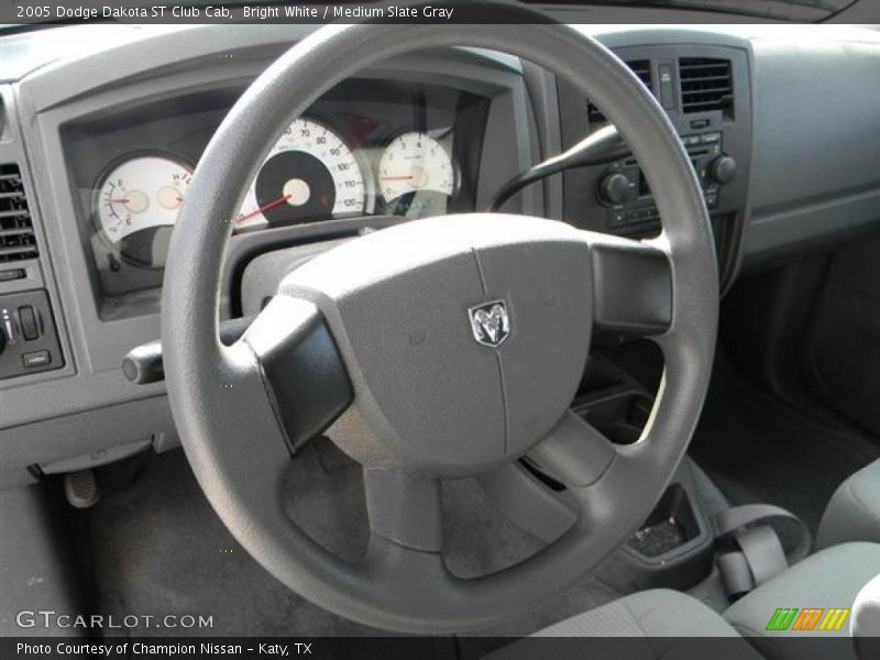 Bright White / Medium Slate Gray 2005 Dodge Dakota ST Club Cab