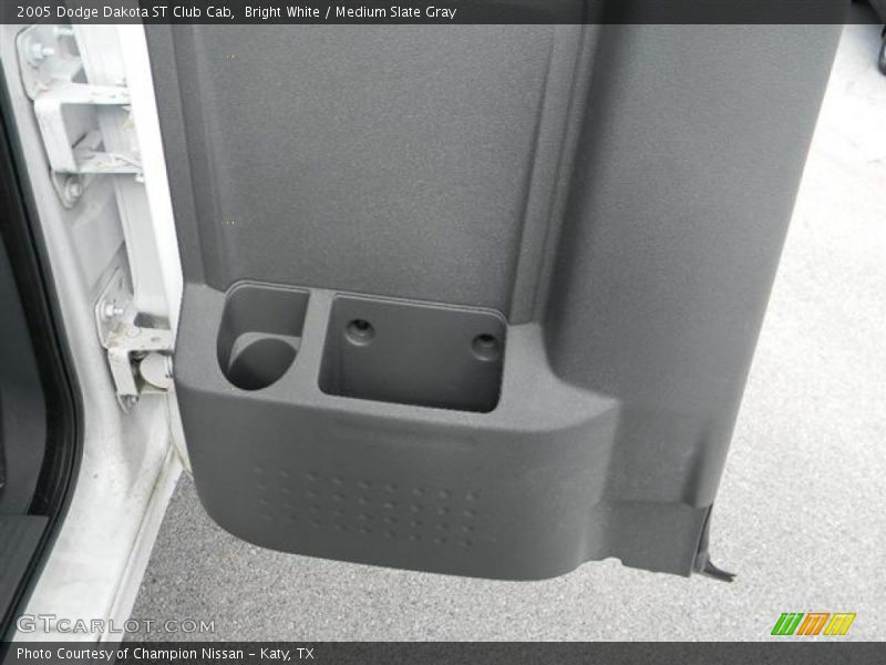 Bright White / Medium Slate Gray 2005 Dodge Dakota ST Club Cab