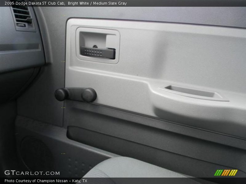 Bright White / Medium Slate Gray 2005 Dodge Dakota ST Club Cab