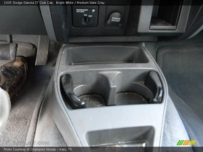 Bright White / Medium Slate Gray 2005 Dodge Dakota ST Club Cab