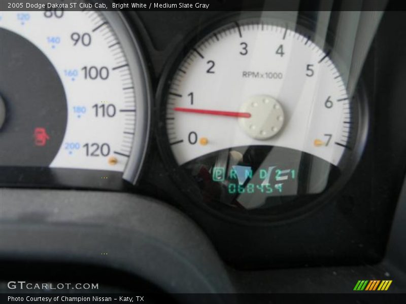 Bright White / Medium Slate Gray 2005 Dodge Dakota ST Club Cab