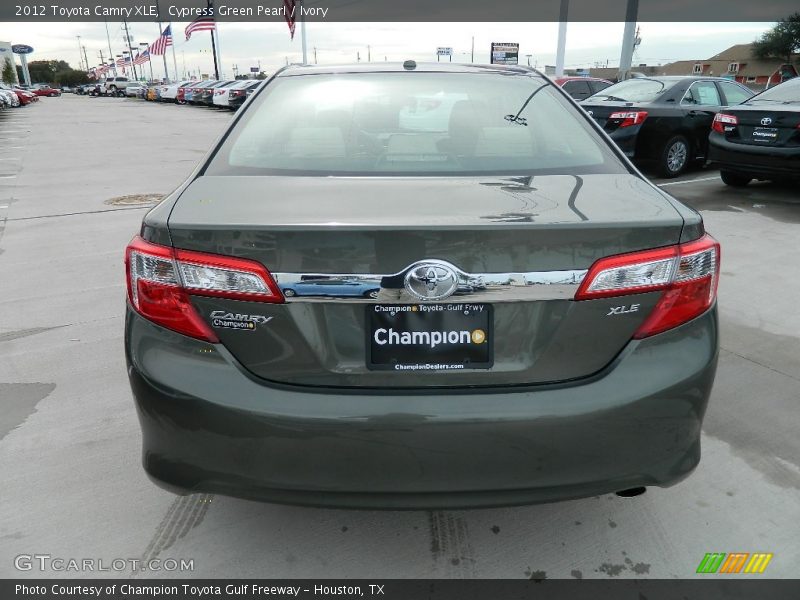 Cypress Green Pearl / Ivory 2012 Toyota Camry XLE