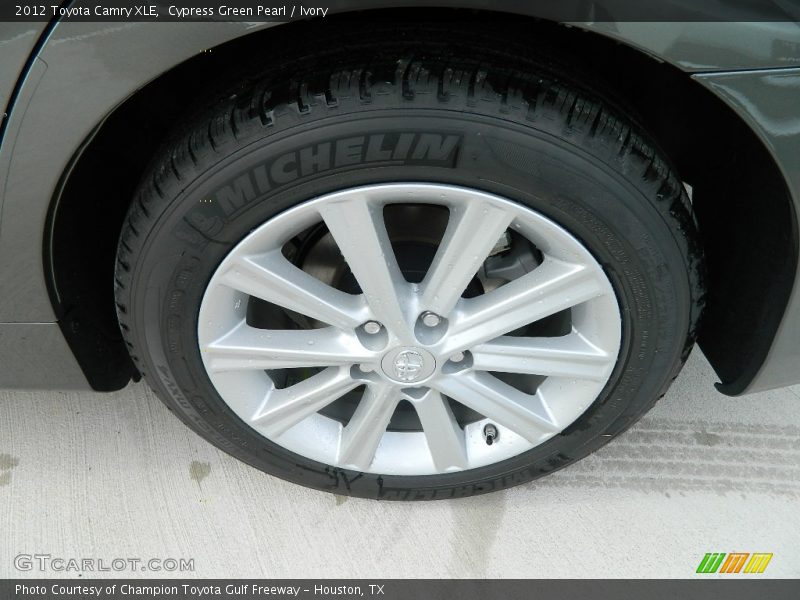 Cypress Green Pearl / Ivory 2012 Toyota Camry XLE