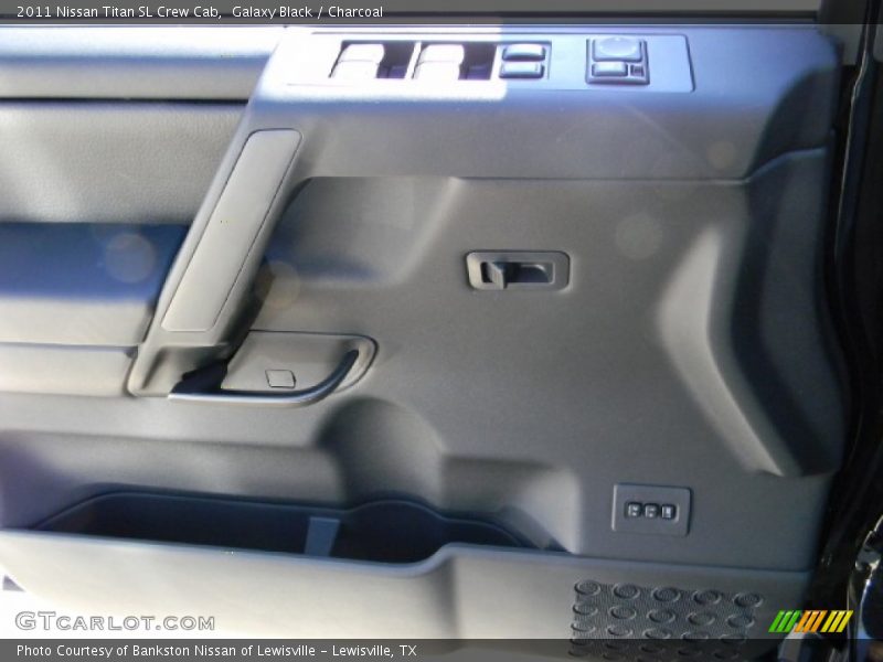 Galaxy Black / Charcoal 2011 Nissan Titan SL Crew Cab