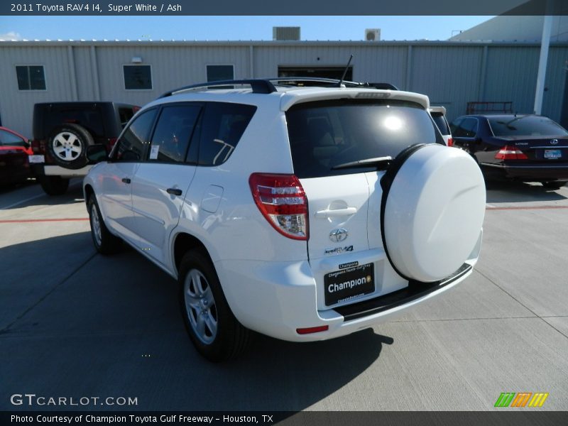 Super White / Ash 2011 Toyota RAV4 I4