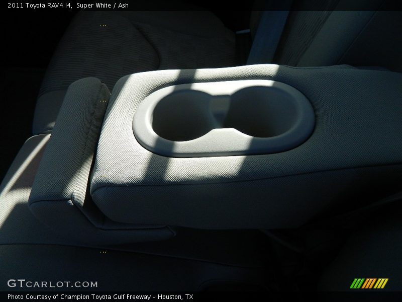 Super White / Ash 2011 Toyota RAV4 I4