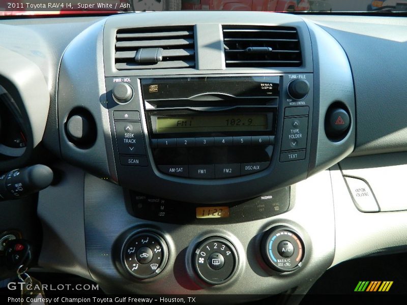 Super White / Ash 2011 Toyota RAV4 I4