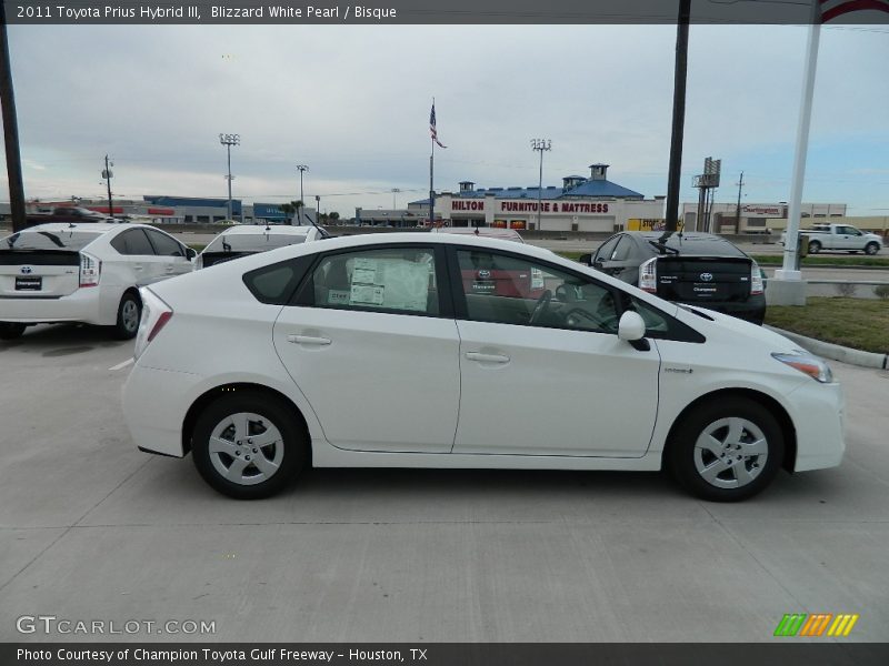Blizzard White Pearl / Bisque 2011 Toyota Prius Hybrid III