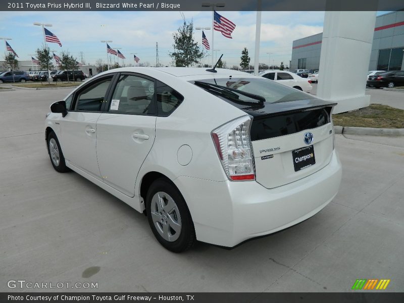 Blizzard White Pearl / Bisque 2011 Toyota Prius Hybrid III