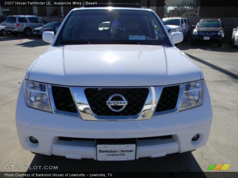 Avalanche White / Desert 2007 Nissan Pathfinder LE