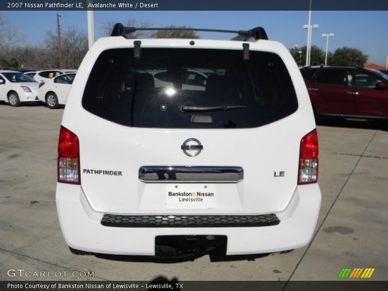 Avalanche White / Desert 2007 Nissan Pathfinder LE