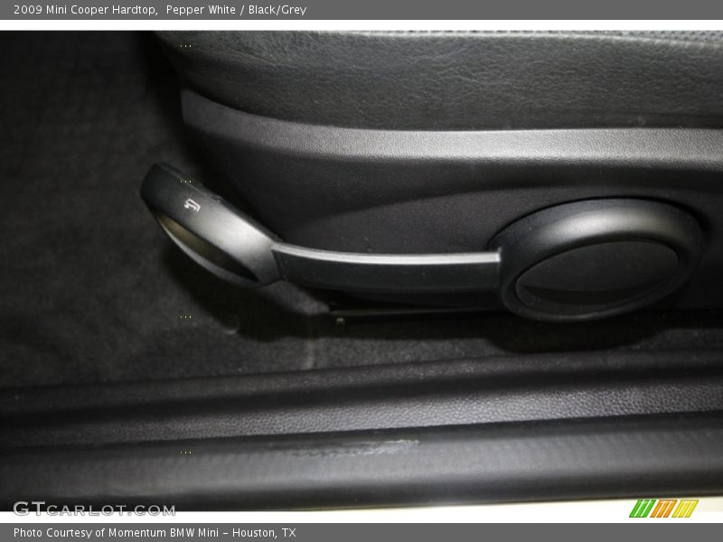 Pepper White / Black/Grey 2009 Mini Cooper Hardtop