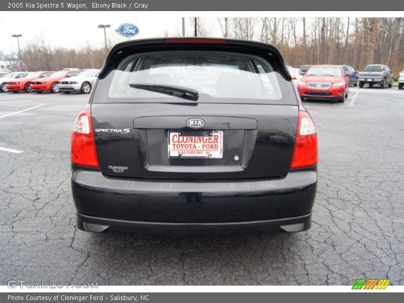 Ebony Black / Gray 2005 Kia Spectra 5 Wagon