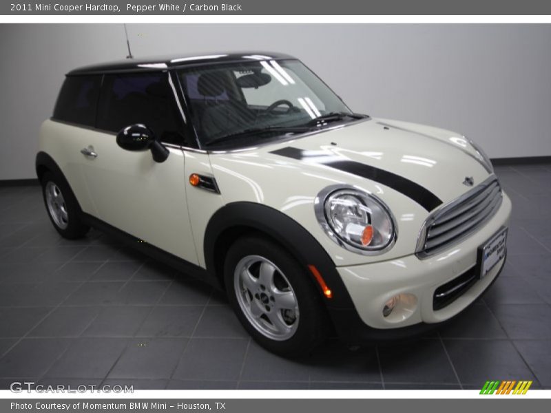 Pepper White / Carbon Black 2011 Mini Cooper Hardtop