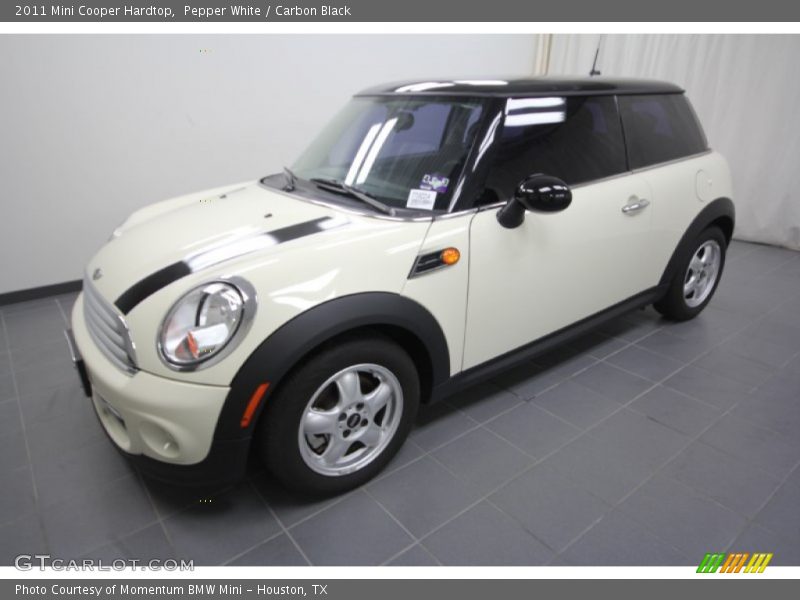 Pepper White / Carbon Black 2011 Mini Cooper Hardtop