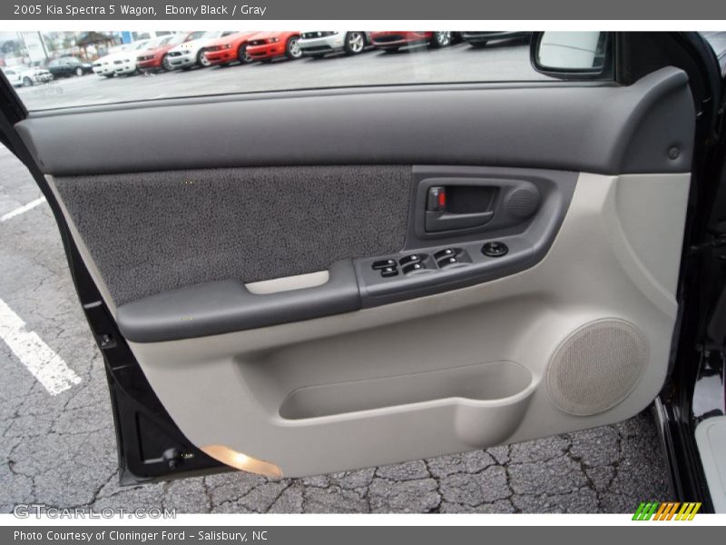 Ebony Black / Gray 2005 Kia Spectra 5 Wagon