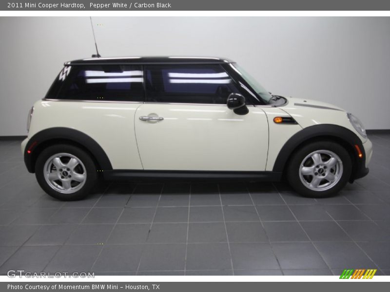 Pepper White / Carbon Black 2011 Mini Cooper Hardtop