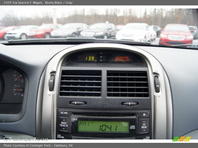 Ebony Black / Gray 2005 Kia Spectra 5 Wagon