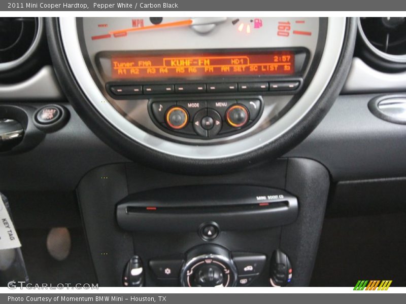 Pepper White / Carbon Black 2011 Mini Cooper Hardtop