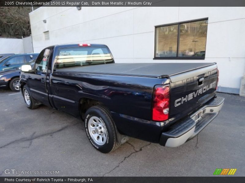 Dark Blue Metallic / Medium Gray 2005 Chevrolet Silverado 1500 LS Regular Cab