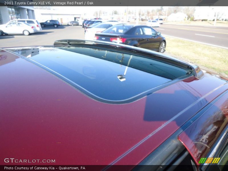 Vintage Red Pearl / Oak 2001 Toyota Camry XLE V6