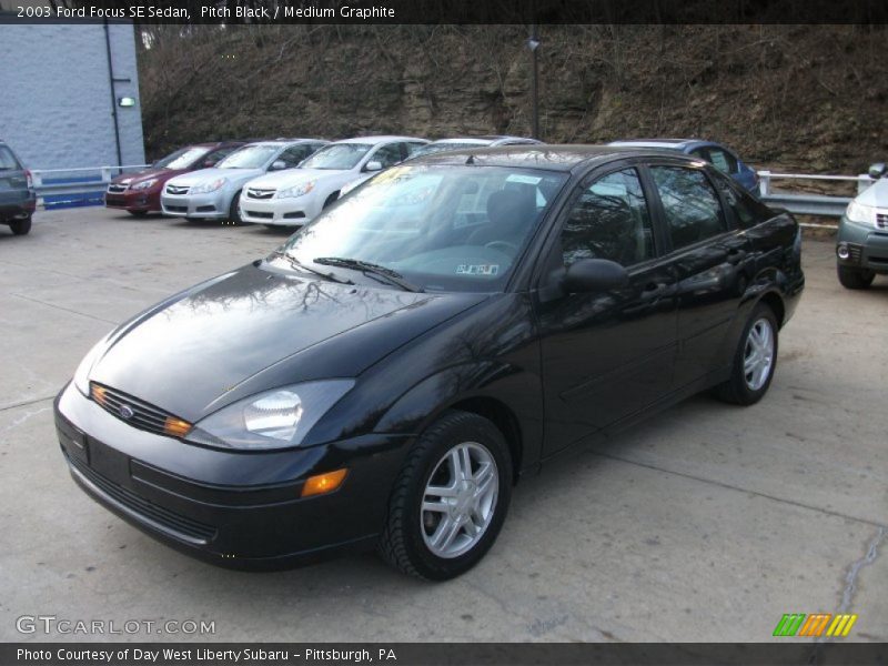 Pitch Black / Medium Graphite 2003 Ford Focus SE Sedan