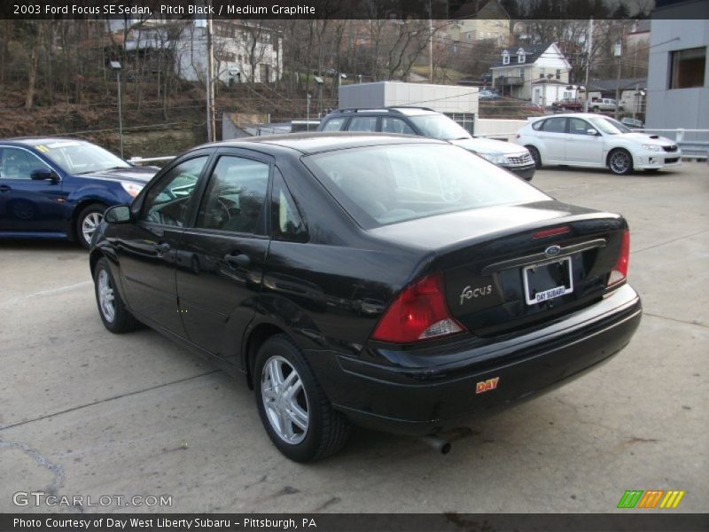 Pitch Black / Medium Graphite 2003 Ford Focus SE Sedan