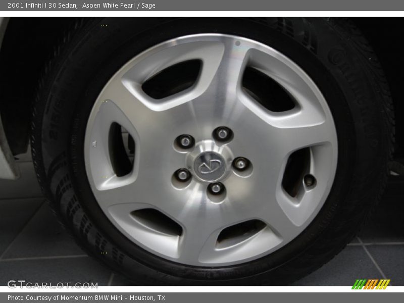 Aspen White Pearl / Sage 2001 Infiniti I 30 Sedan
