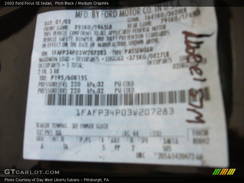 Pitch Black / Medium Graphite 2003 Ford Focus SE Sedan