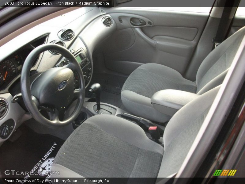 Pitch Black / Medium Graphite 2003 Ford Focus SE Sedan