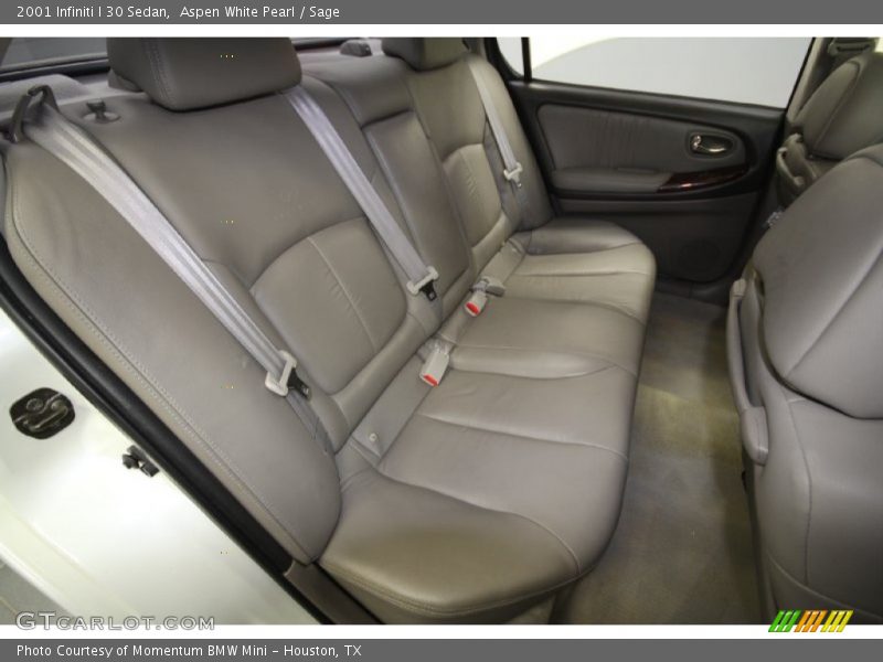 Aspen White Pearl / Sage 2001 Infiniti I 30 Sedan