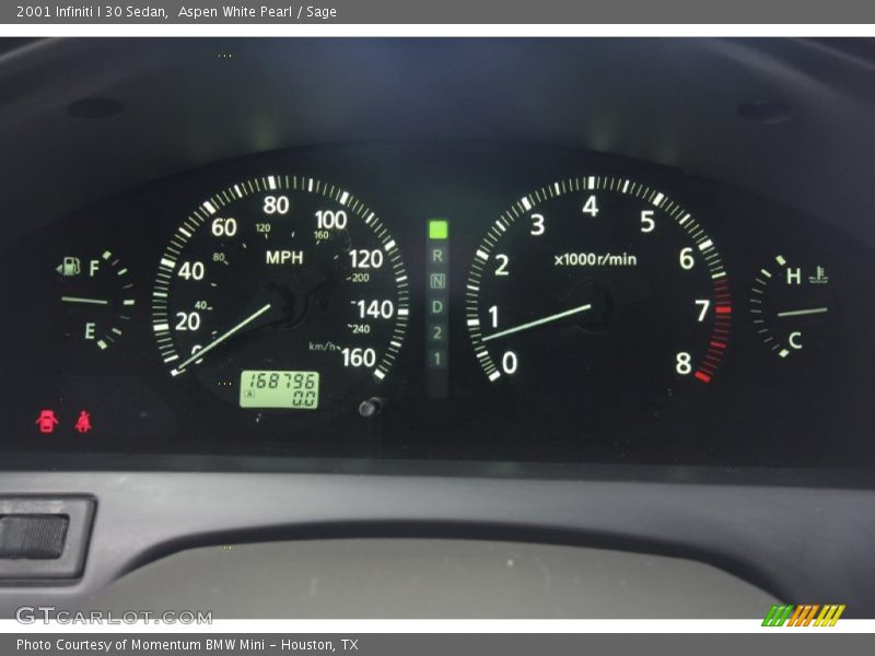 Aspen White Pearl / Sage 2001 Infiniti I 30 Sedan